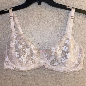 38 DD Victoria secret bra new without tags